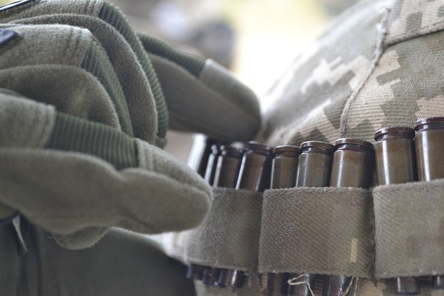 Taktične rokavice in druga posebna vojaška oprema
